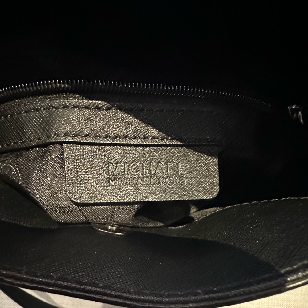 Stylish Black and White Satchel - Picture 11 of 16